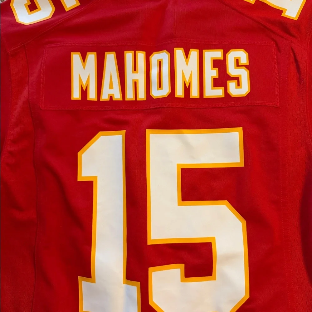 Nike NFL Red Classic Pat Mahomes #15 Kansas City Chiefs Super Bowl Jersey - Picture 7 of 11